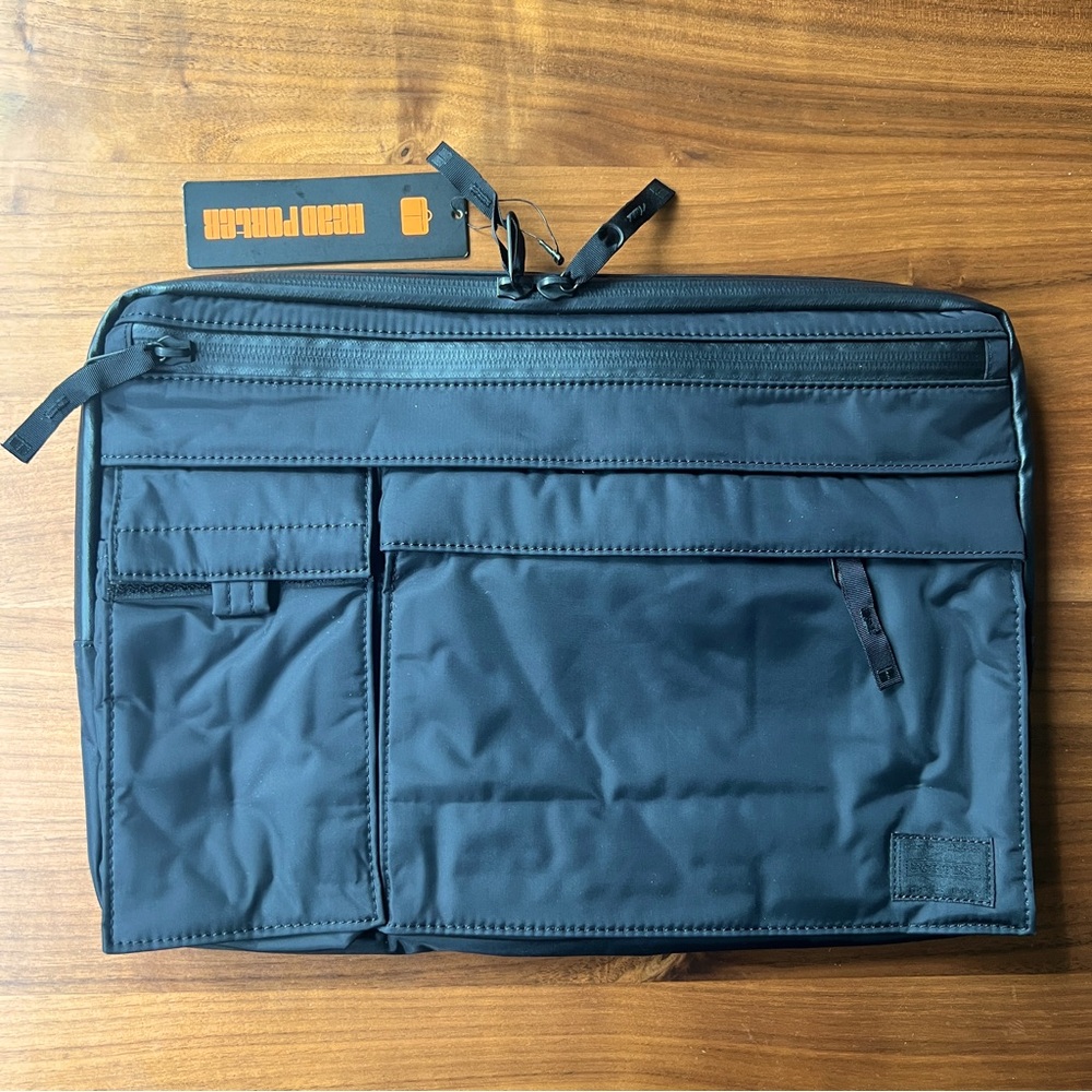 NWT_Porter Yoshida and Co. Tablet case in matte black